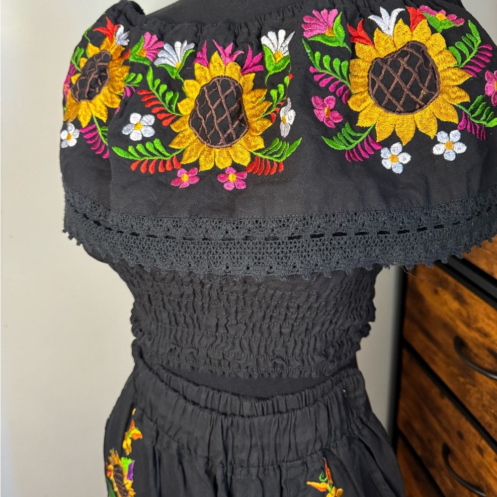 Two Piece Traditional Pattern Pants Set - image 4